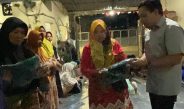 Komitmen Pemberdayaan Perempuan, Fuad Benardi Bantu Seragam PKK di Surabaya